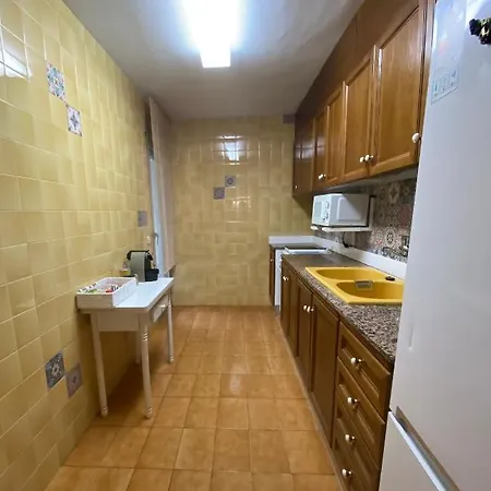 En L Ampolla Apartman *