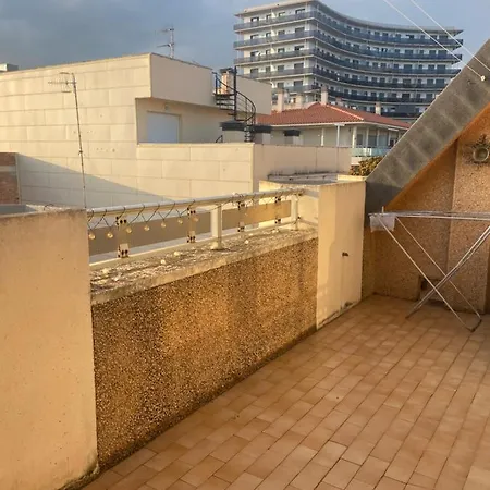 En L Ampolla Apartman *